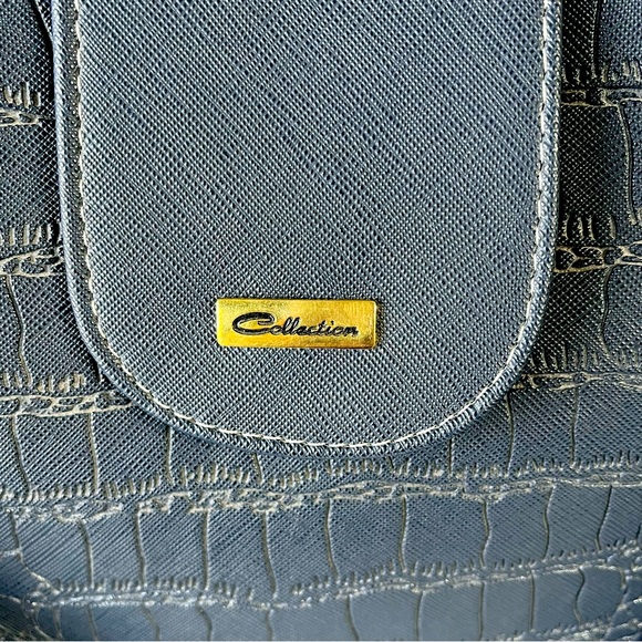 Woman’s Navy Blue Purse - Picture 2 of 4